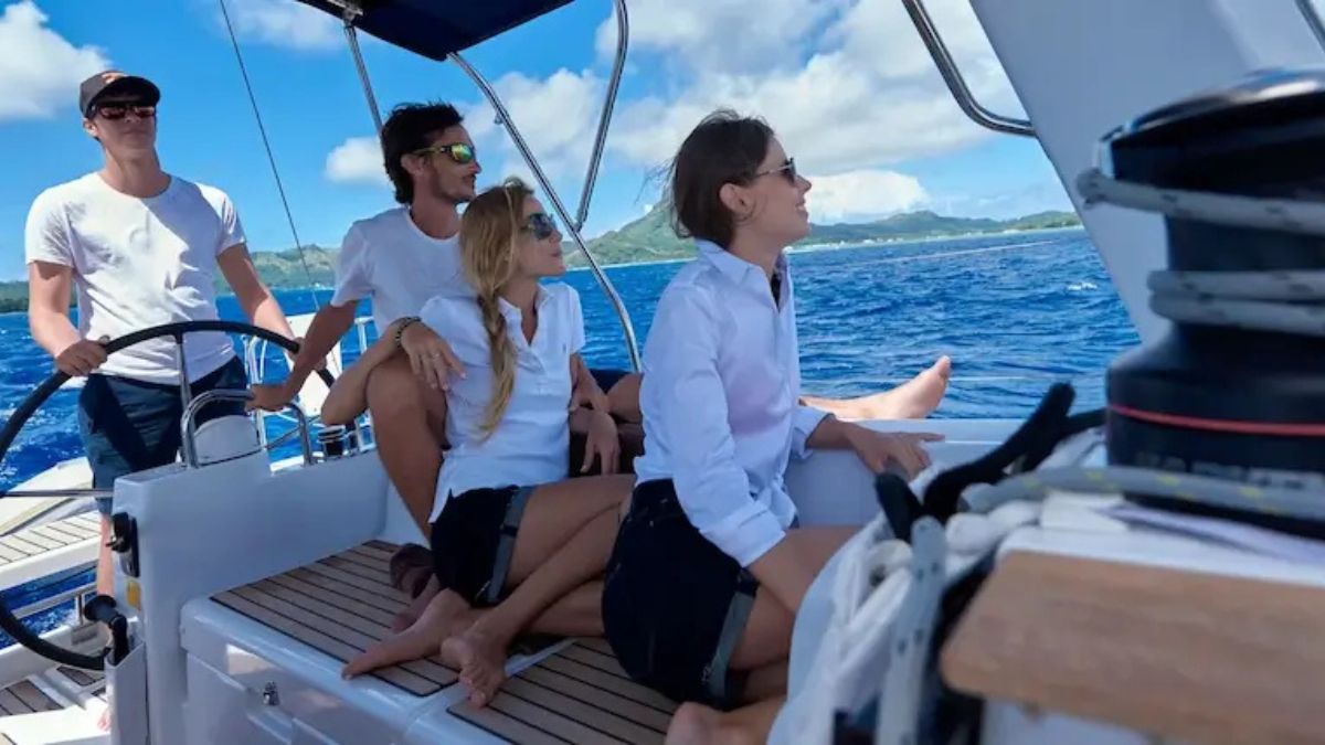 Crewed vs. Bareboat Yacht Charters: Which Is Right for You?