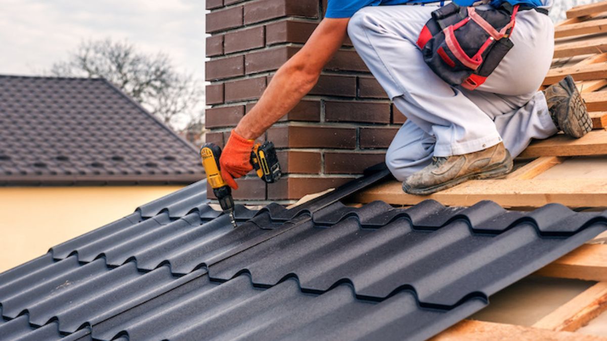 Essential Tips for Choosing the Right Roofing Material for Your Home